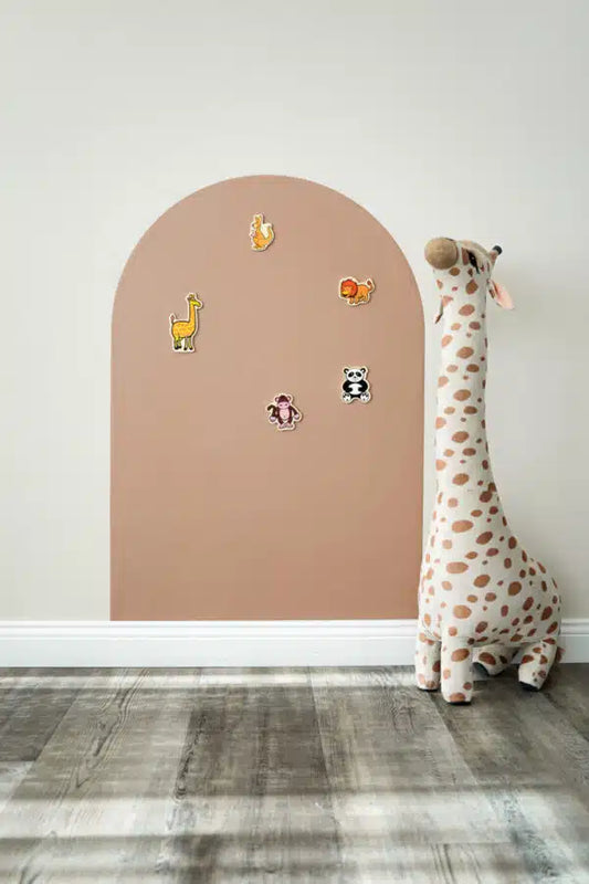 Magnetic wall decal + 2 crayons